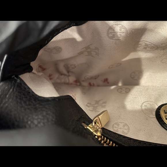 Tory Burch Amanda Crossbody Black Leather Logo Bag - Picture 5 of 14